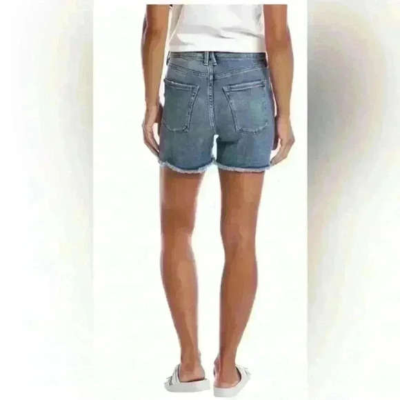 Good American Size 2 Distressed Shorts‎ - Picture 2 of 7
